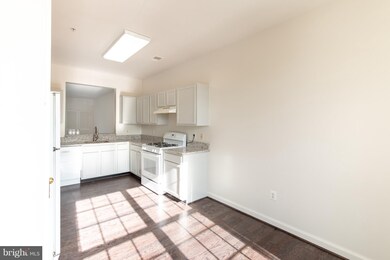 2710 Oak Leaf Ct, Odenton, MD 21113 - photo 3