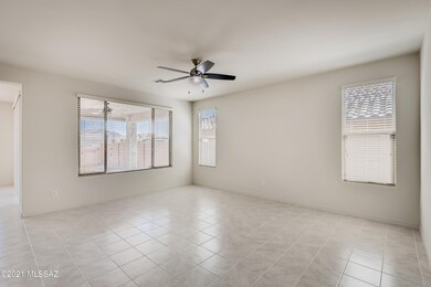 5-462894234-06 Living Room