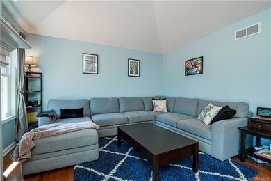 4306 Country View Dr, Floyds Knobs, IN 47119 - photo 6