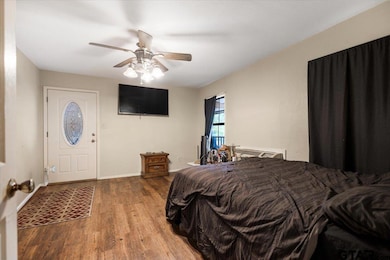 204 W Tarbutton St, Troup, TX 75789 - photo 5