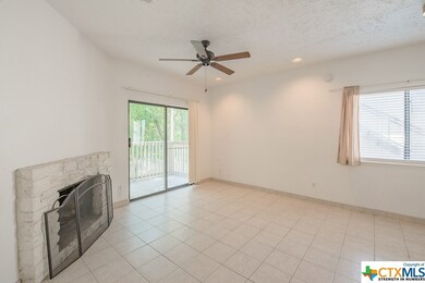 1013 Chestnut St unit A2, San Marcos, TX 78666 - photo 5