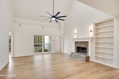 5155 Rolling Pine Cir, Olive Branch, MS 38654 - photo 5