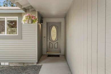 1630 NE Cackler Ln, Bend, OR 97701 - photo 4