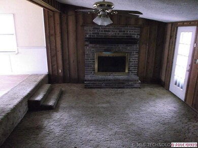 403 E 9th St, Claremore, OK 74017 - photo 2