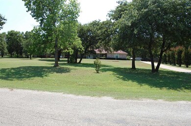 3809 Watersridge Cir, Cleburne, TX 76031 - photo 3