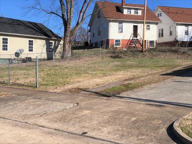 913 Myrtle - lot