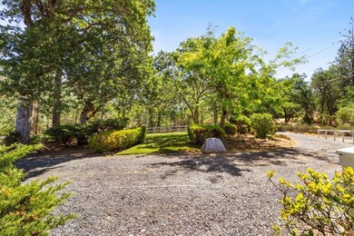 660 Catalpa Dr, Grants Pass, OR 97526 - photo 7