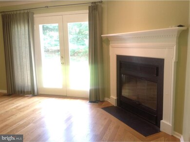 3904 Fox Pointe Ct unit 3904, Glen Mills, PA 19342 - photo 3