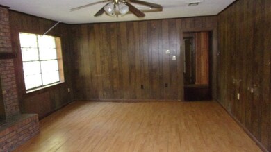 408 Laurel St, Tylertown, MS 39667 - photo 5