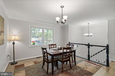 18906 White Oak Dr, Triangle, VA 22172 - photo 6