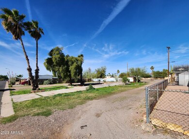 Cholla Corner with access to W Superstit