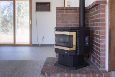 23197 Maverick Ct, Bend, OR 97701 - photo 4