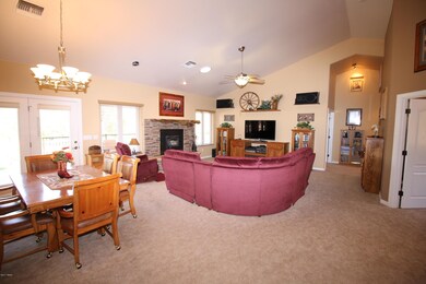 Dining/Livingroom