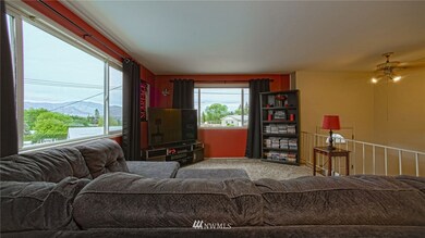 1702 8th St NE, East Wenatchee, WA 98802 - photo 5