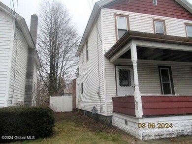 22 Mason St, Glens Falls, NY 12801 - photo 2