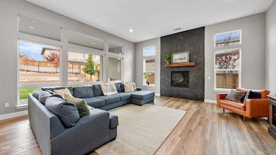 15-DSC04992 copy-Edit