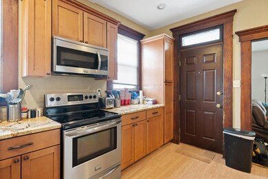 102 W Tompkins St_MLS_07