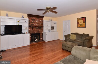 3552 Armfield Farm Dr, Chantilly, VA 20151 - photo 6