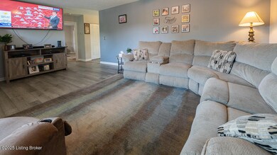 6212 Elanor Ct, Floyds Knobs, IN 47119 - photo 3