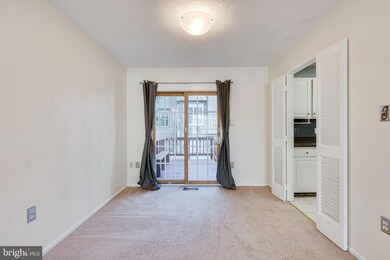 2374 Hunters Square Ct, Reston, VA 20191 - photo 6