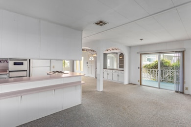 Dining area/living room