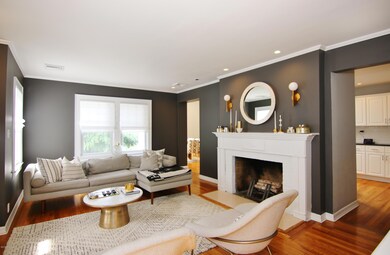 Living Room2 IMG_4633