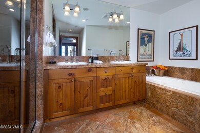 BearPawC203_MasterBath