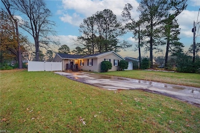 761 Sherman Dr, Chesapeake, VA 23320 - photo 2