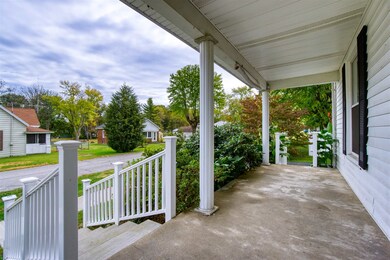 370 W Elm St, Elberfeld, IN 47613 - photo 4