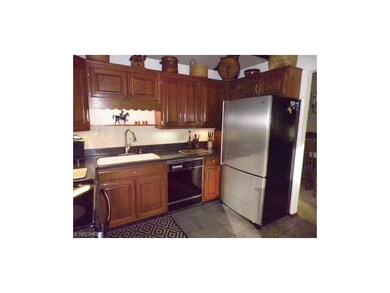 Updated Kitchen, appliances stay.