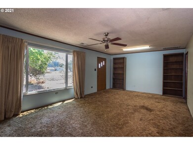 4200 Nonpareil Rd, Sutherlin, OR 97479 - photo 3