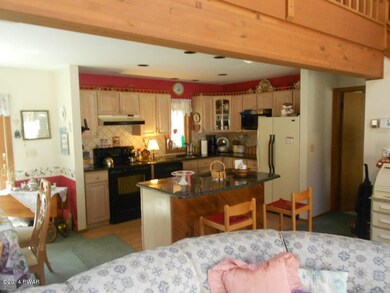 208 Mountain View Dr, Hawley, PA 18428 - photo 2