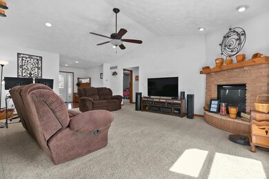 313 Torrington Ln, Freeburg, IL 62243 - photo 5