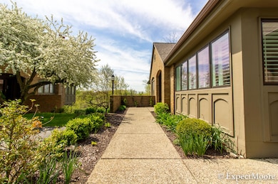 632 Cascade Hills Ridge SE, Grand Rapids, MI 49546 - photo 3