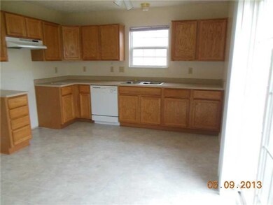 463 Pitch Pine Dr, Whiteland, IN 46184 - photo 3