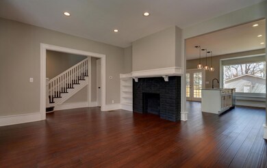 Living Room (2)