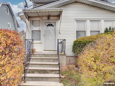 142 Carolina Ave, Irvington, NJ 07111 - photo 2