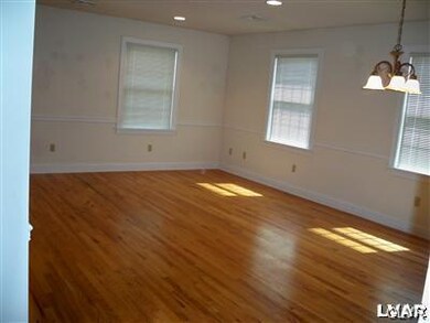 813 Main St, Bethlehem, PA 18018 - photo 5