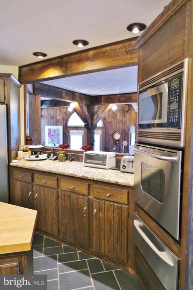 215 Aspen Way S, Basye, VA 22810 - photo 4