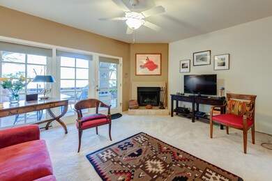 005_Living Room