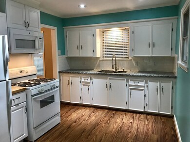 821 E 28th St, Houston, TX 77009 - photo 6