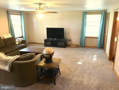 665 Scott Rd unit A, Pipersville, PA 18947 - photo 3