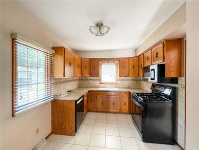 1108 Rittenhouse St, Des Moines, IA 50315 - photo 6