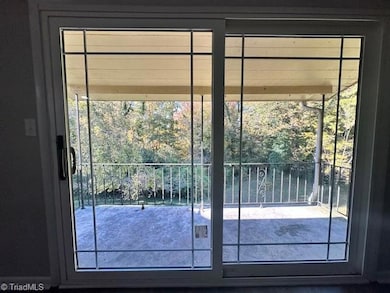 1114 Maiden Ln unit 6, Reidsville, NC 27320 - photo 6