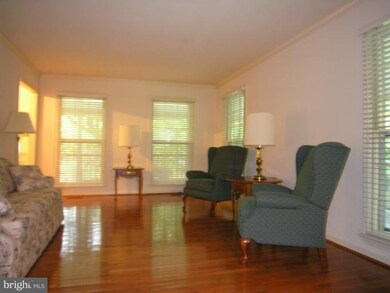 9720 S Park Cir, Fairfax Station, VA 22039 - photo 4