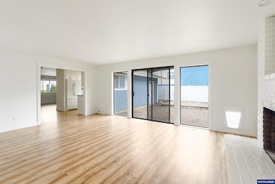 115 McClaine St, Silverton, OR 97381 - photo 3