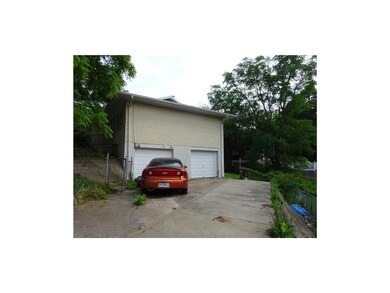 Garage- each unit has a separate entrance