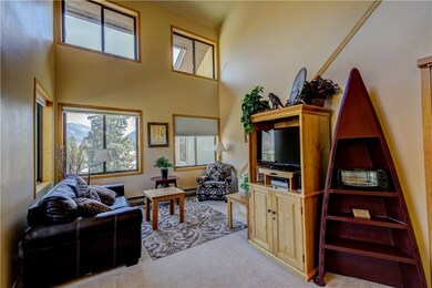 Great lofted end unit with tons of sunshine $15000