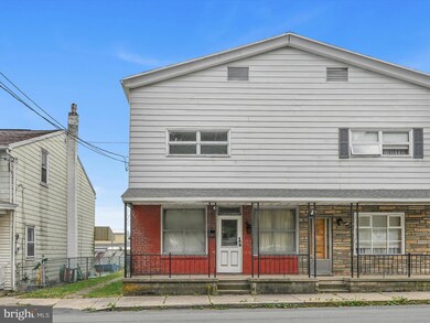 122 W Hancock St, Saint Clair, PA 17970 - photo 2