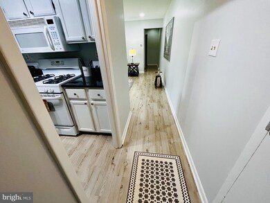 3890 Lyndhurst Dr unit 103, Fairfax, VA 22031 - photo 2